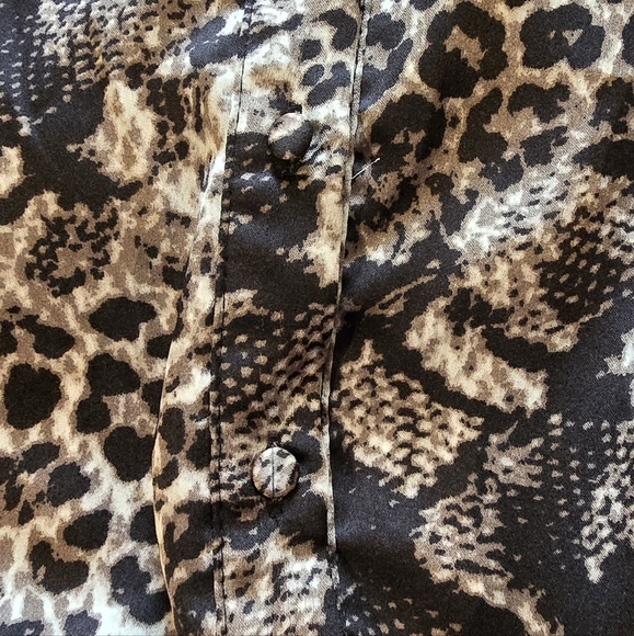 Hayden Leopard Romper - Picture 7 of 7